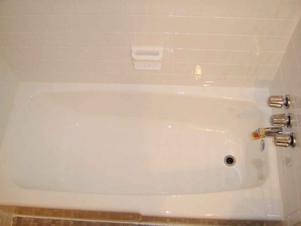 Tub Recoloring Photos Before & After | Affordable Refinishing 410-916-0400